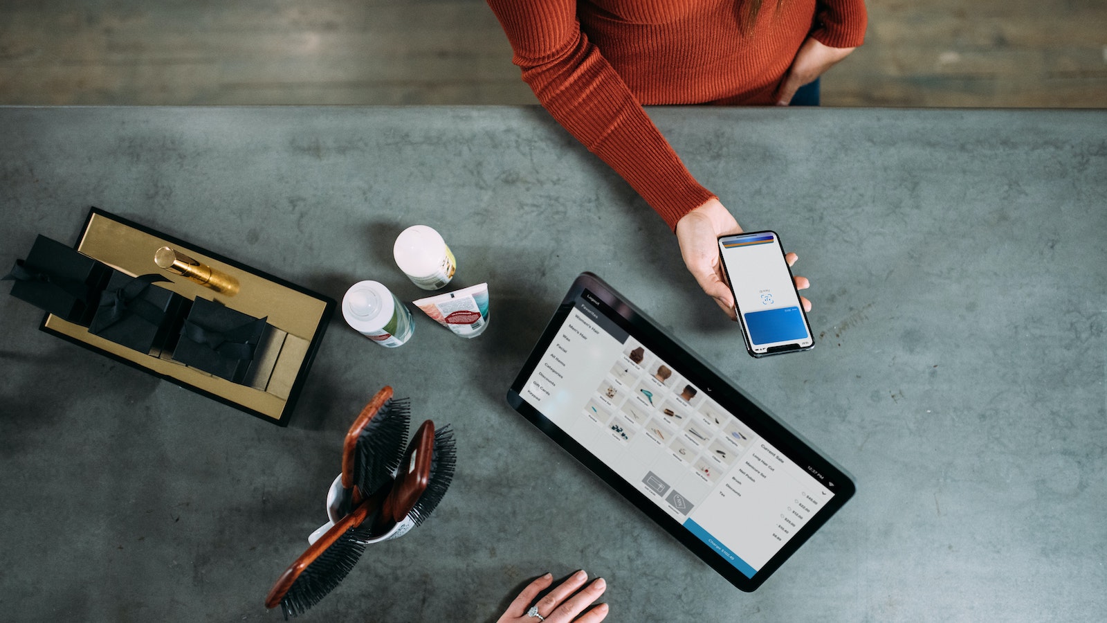 Move Your CX to a Mobile-First World By Unifying Your Data - Tealium
